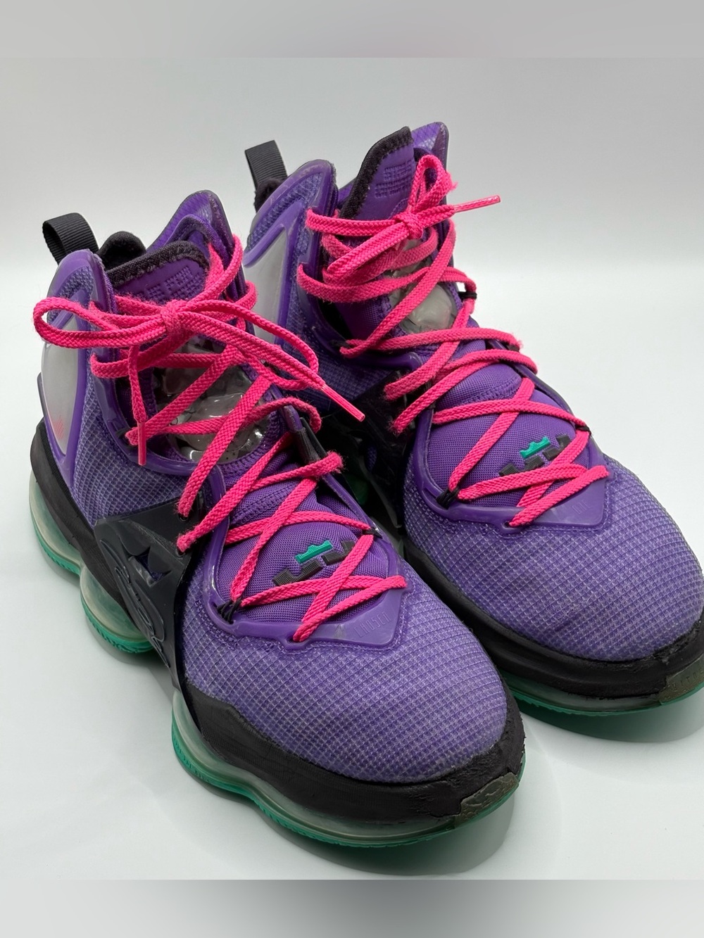 Nike LeBron 19 “DJ Bron” Sneakers Men’s Size 8.5 Purple Pink Green Bball Shoe
